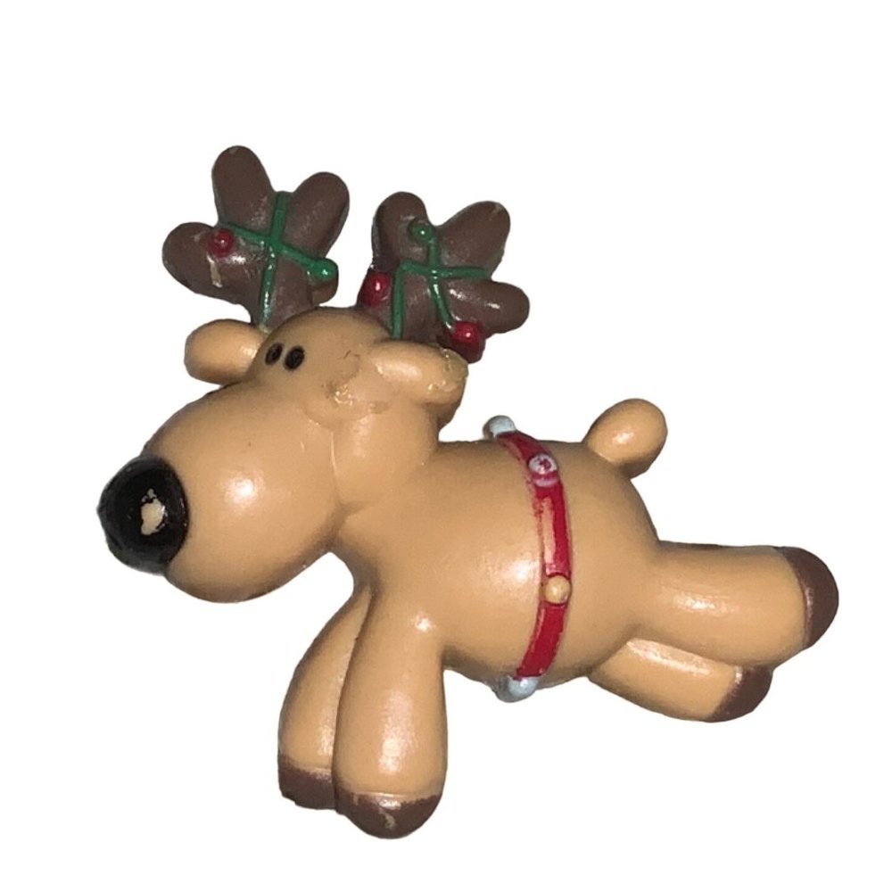 Russ Reindeer Plastic Holiday Christmas Pin Brooch 1.75x1.75  vintage